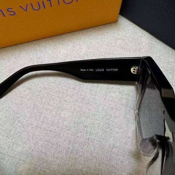 Louis Vuitton Black Sunglasses - Picture 4 of 7